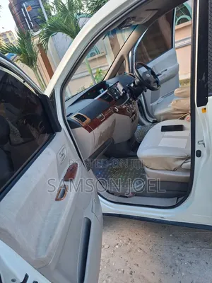 Toyota Noah 2005 White