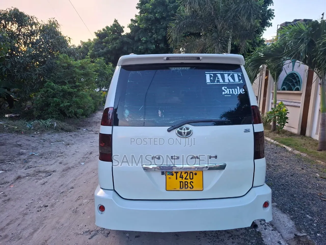 Toyota Noah 2005 White