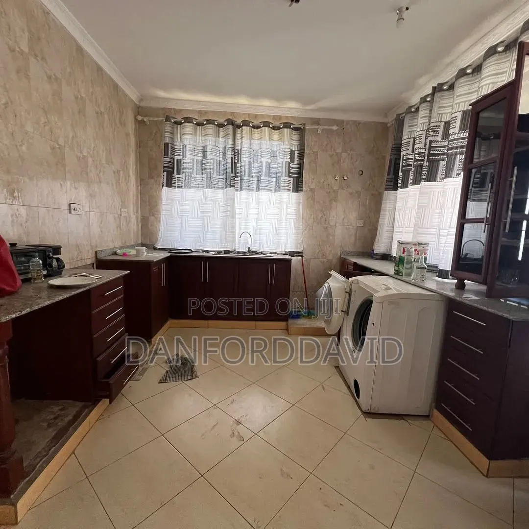 6bdrm House in Kahwa Real Estate, Mbweni for sale