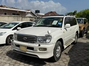 Toyota Land Cruiser HDJ 100 2004 White