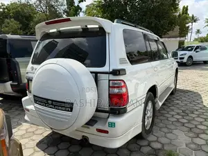 Toyota Land Cruiser HDJ 100 2004 White