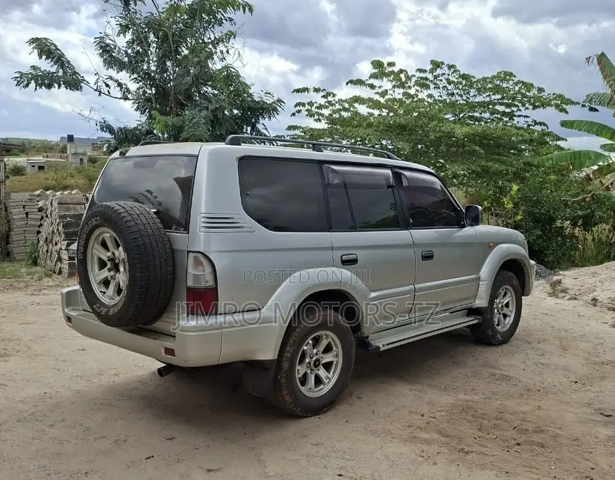 Toyota Land Cruiser Prado 2001 Silver
