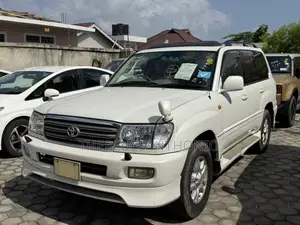 Toyota Land Cruiser 2004 White
