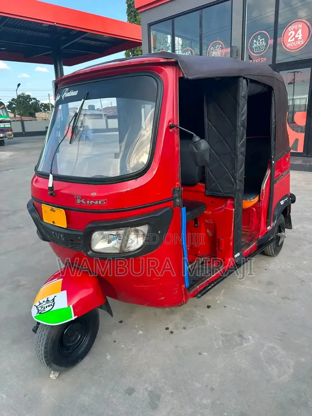 Bajaj RE 2025 Red