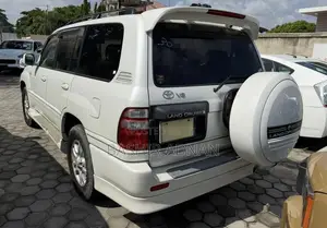 Toyota Land Cruiser HDJ 100 2004 White