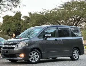 Toyota Noah 2008 Gray
