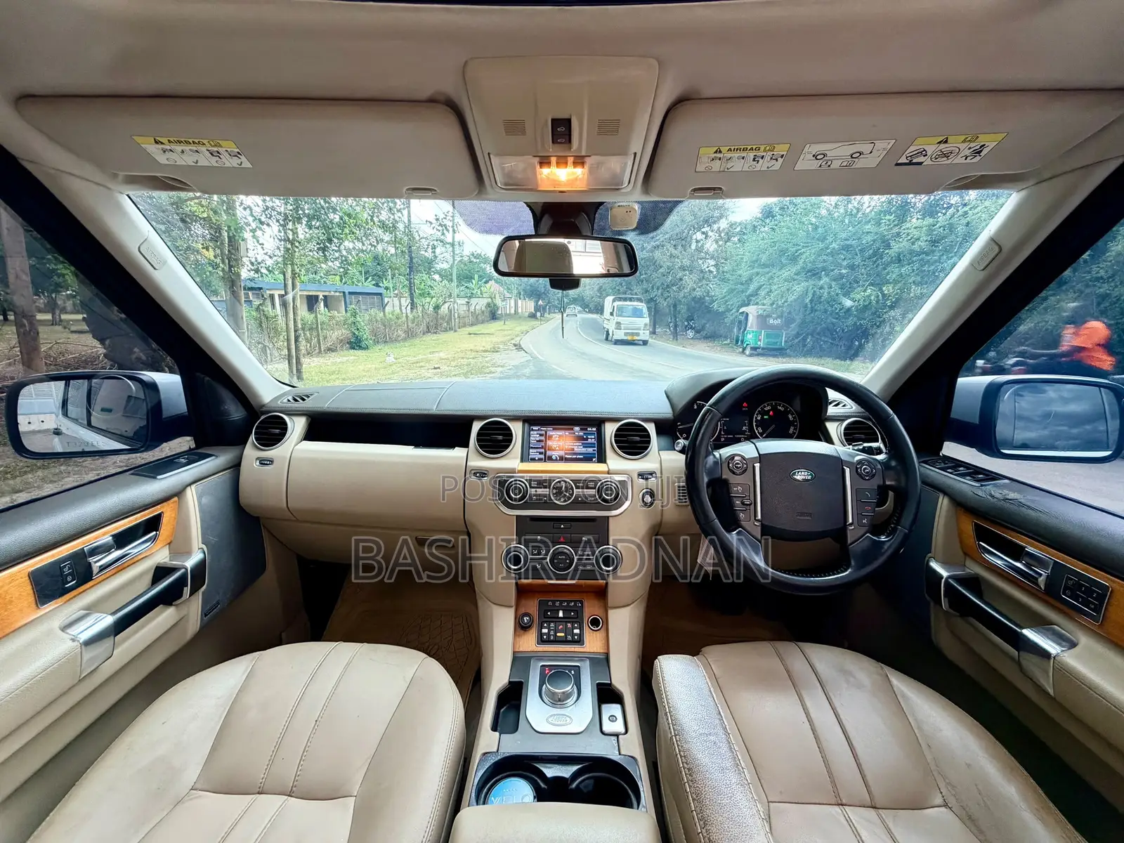 Land Rover Discovery 2013 White