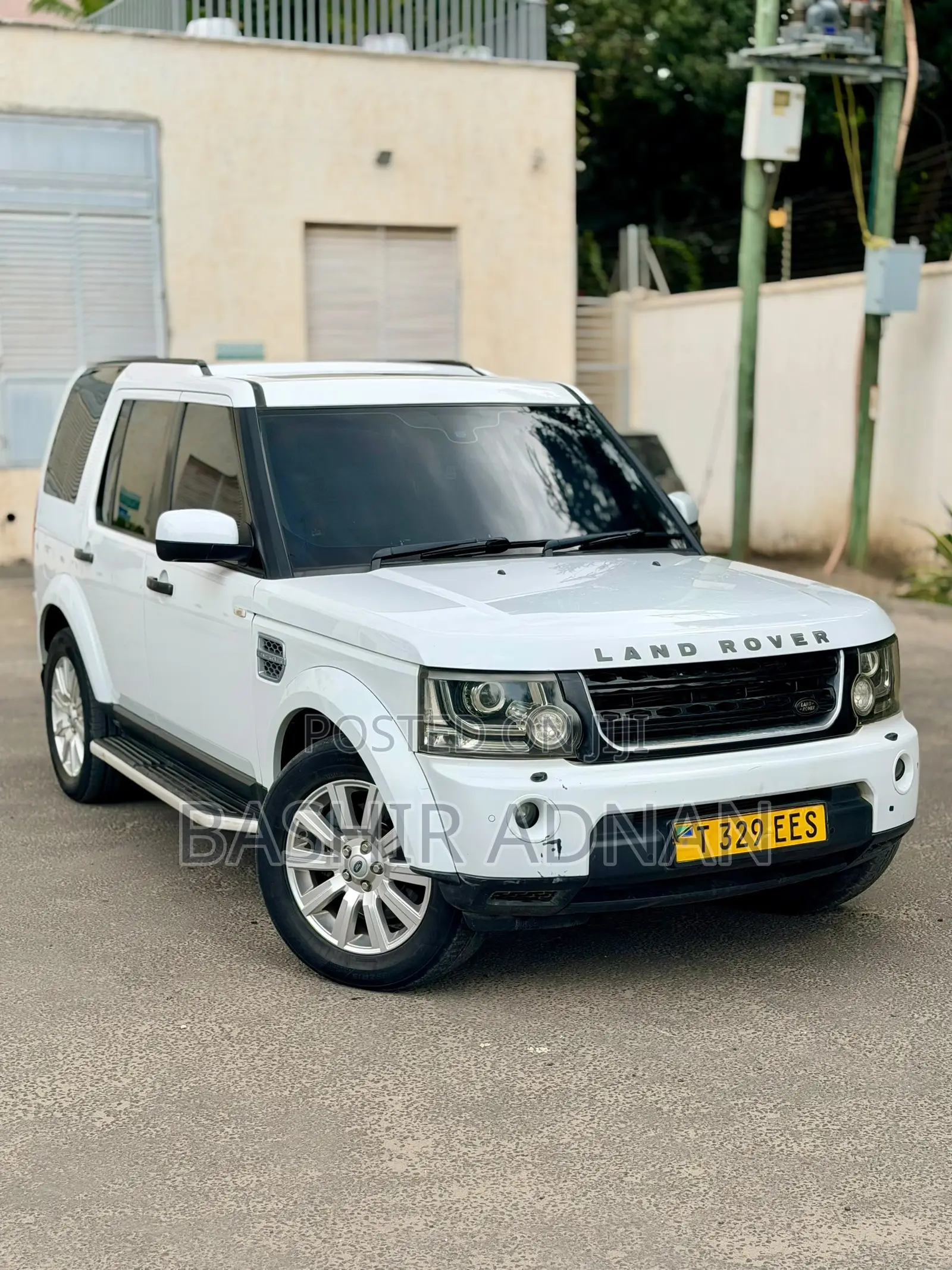 Land Rover Discovery 2013 White