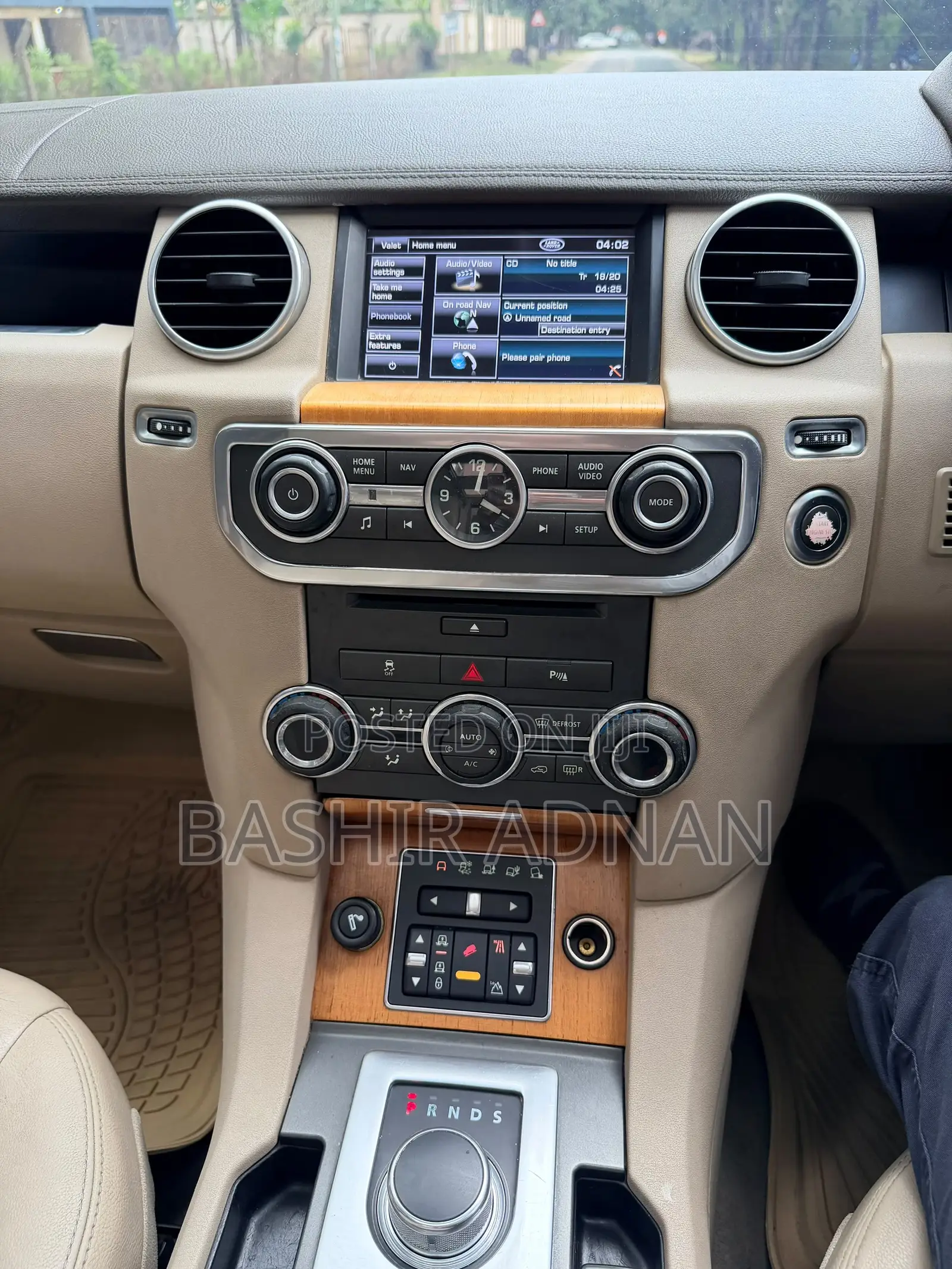 Land Rover Discovery 2013 White