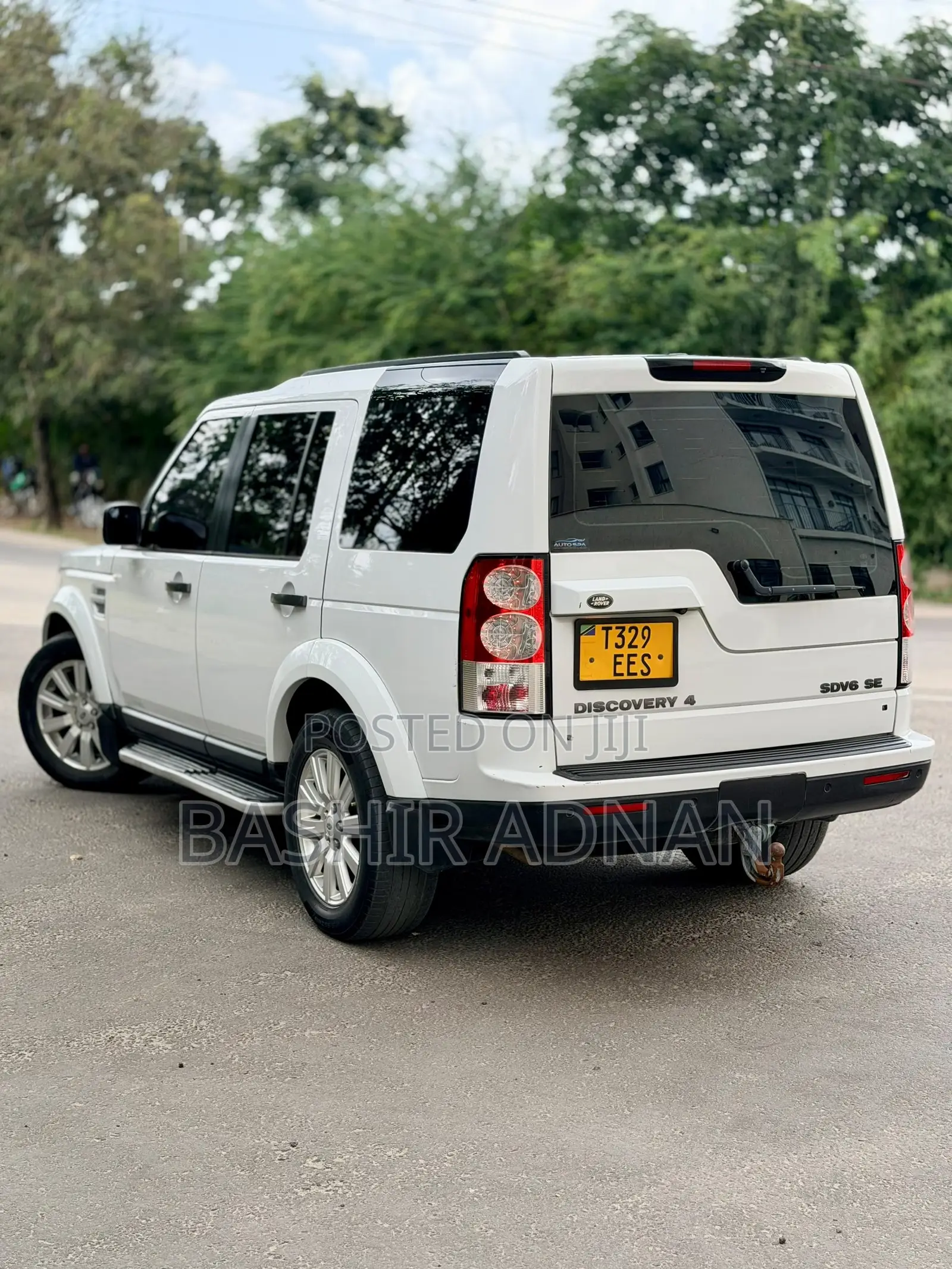 Land Rover Discovery 2013 White