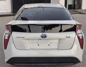 Toyota Prius 2017 Pearl
