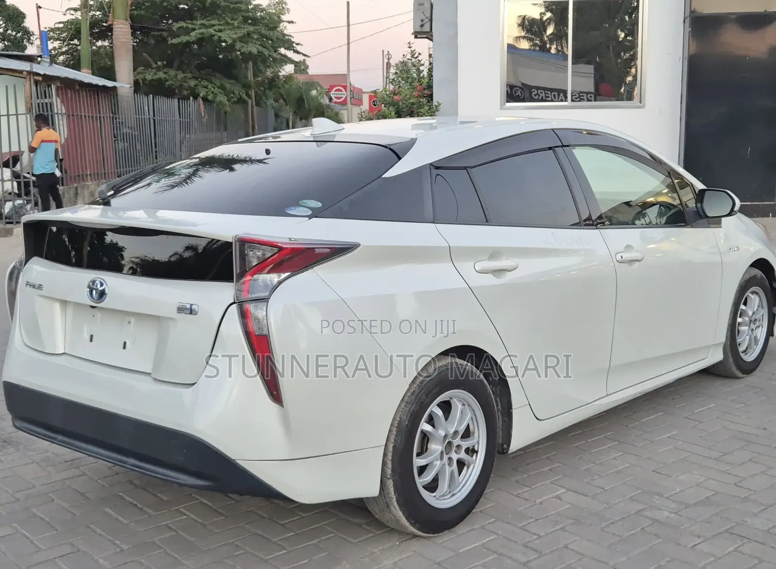 Toyota Prius 2017 Pearl