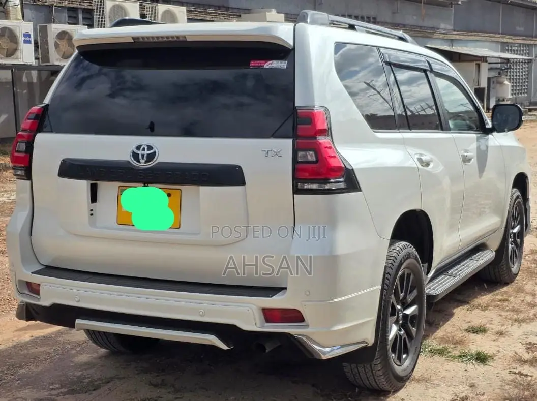 Toyota Land Cruiser Prado 2.7 2022 White