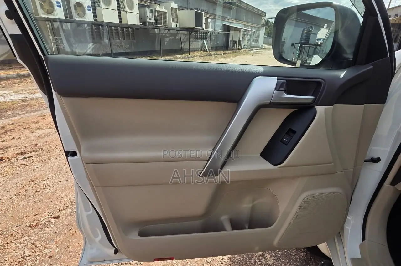 Toyota Land Cruiser Prado 2.7 2022 White