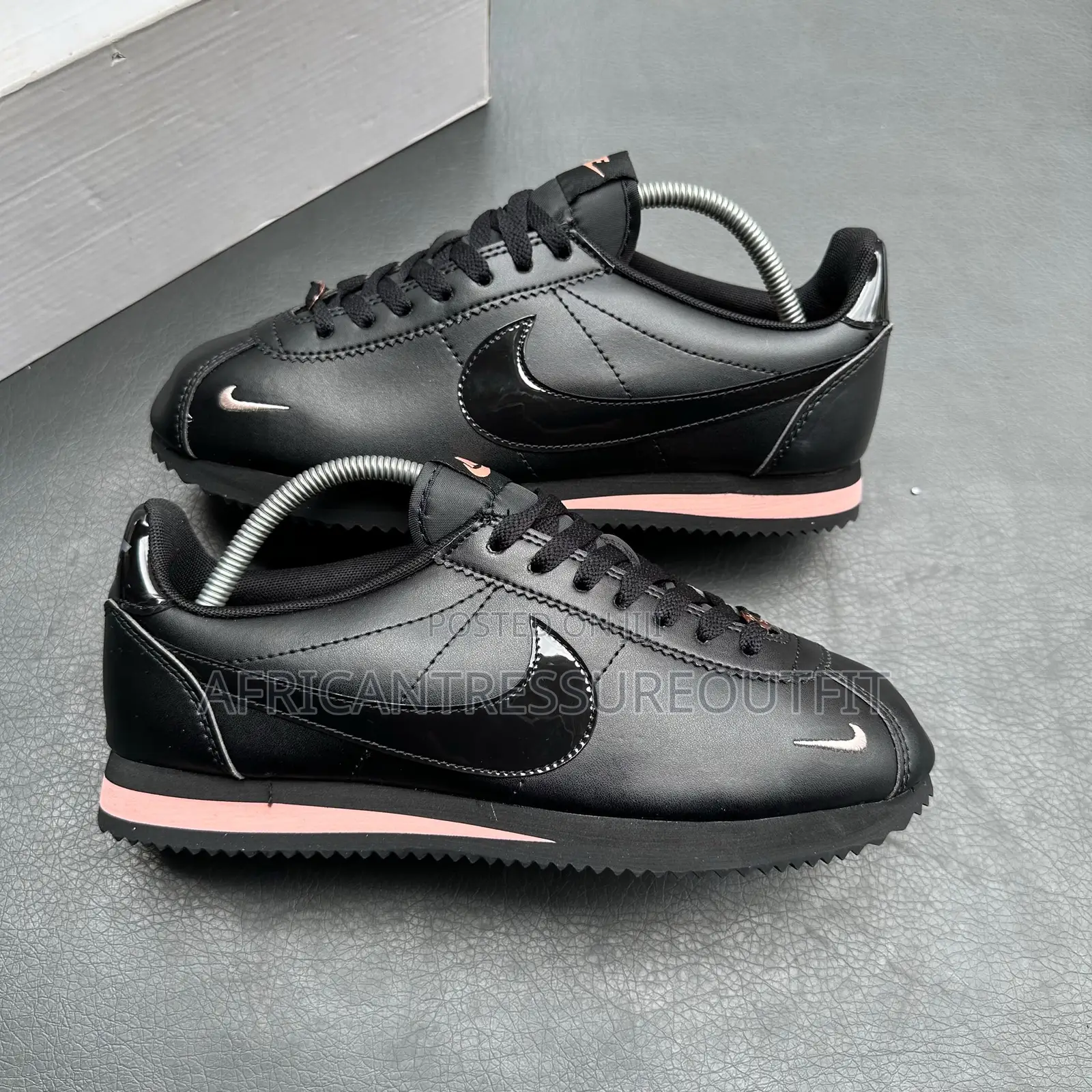 Nike Classic Corteiz Sneakers