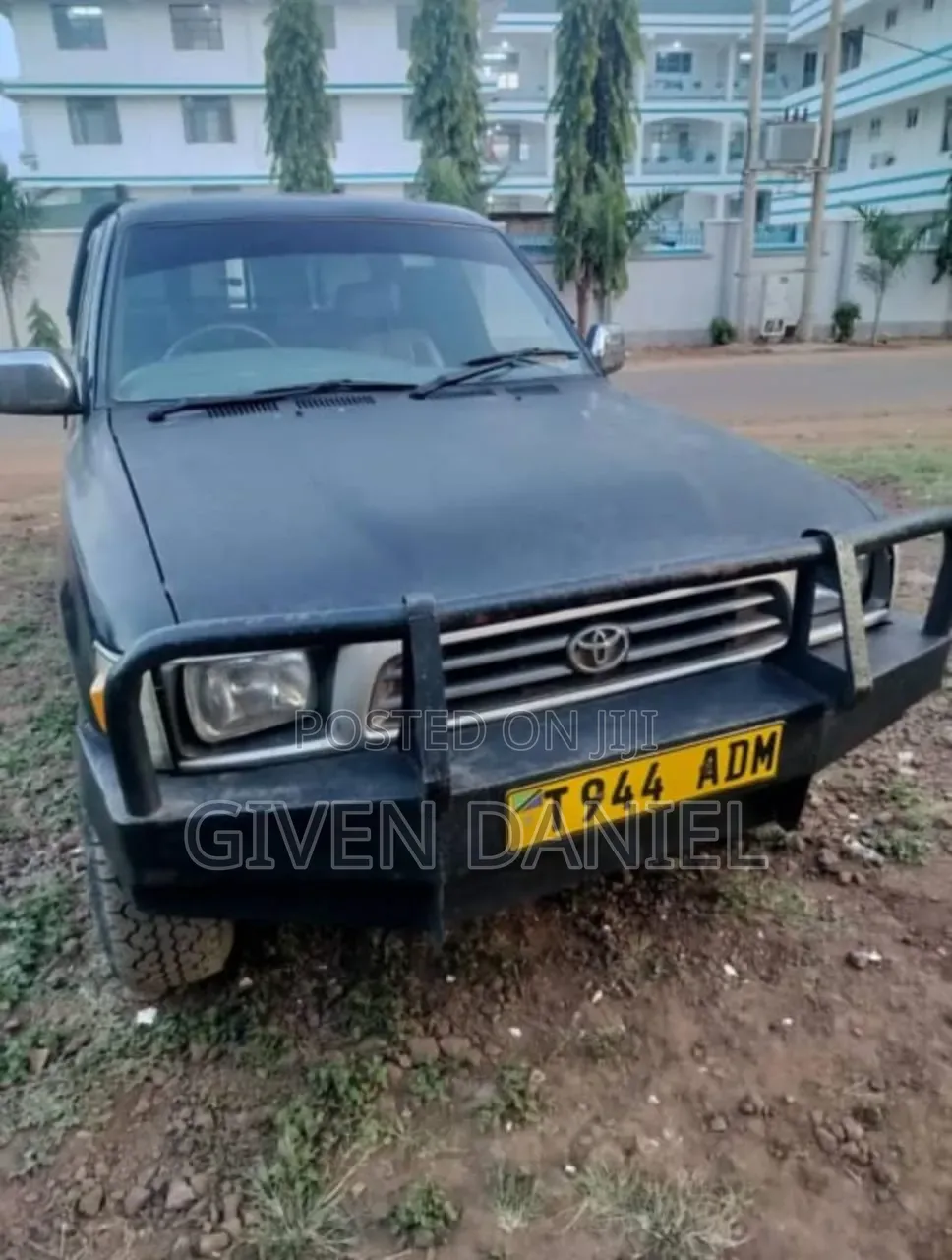 Toyota Hilux 2000 Blue