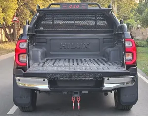 Toyota Hilux 2022 Black