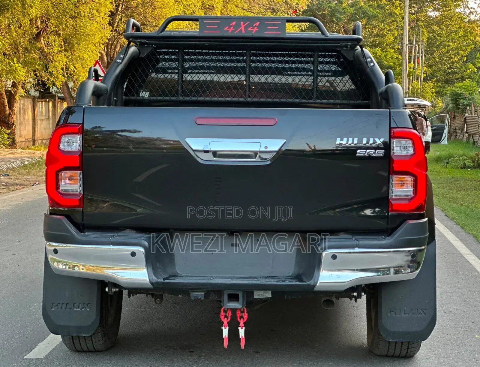 Toyota Hilux 2022 Black