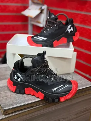 under Armour Sneakers