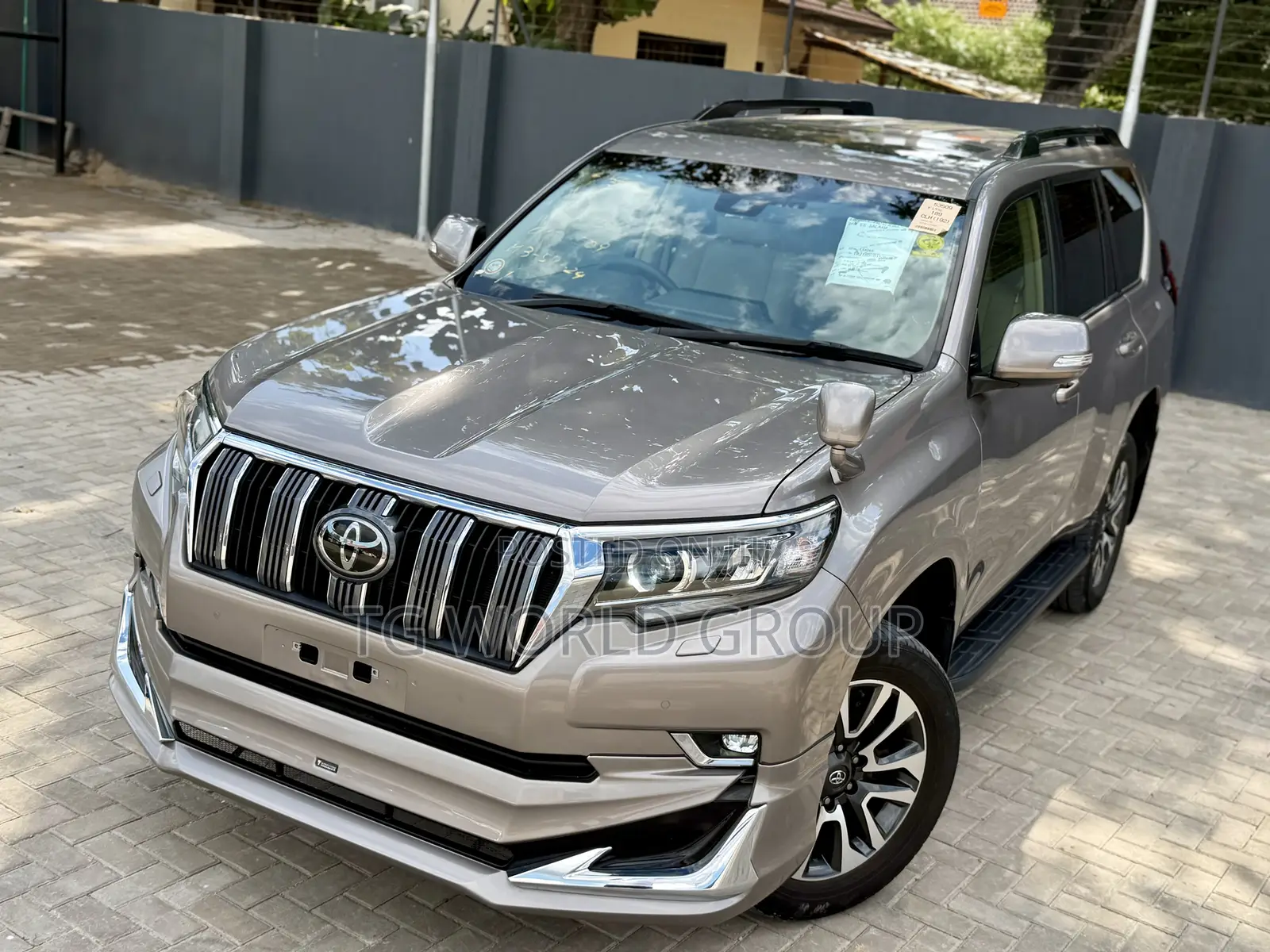 Toyota Land Cruiser Prado 2.7 2023 Burgundy