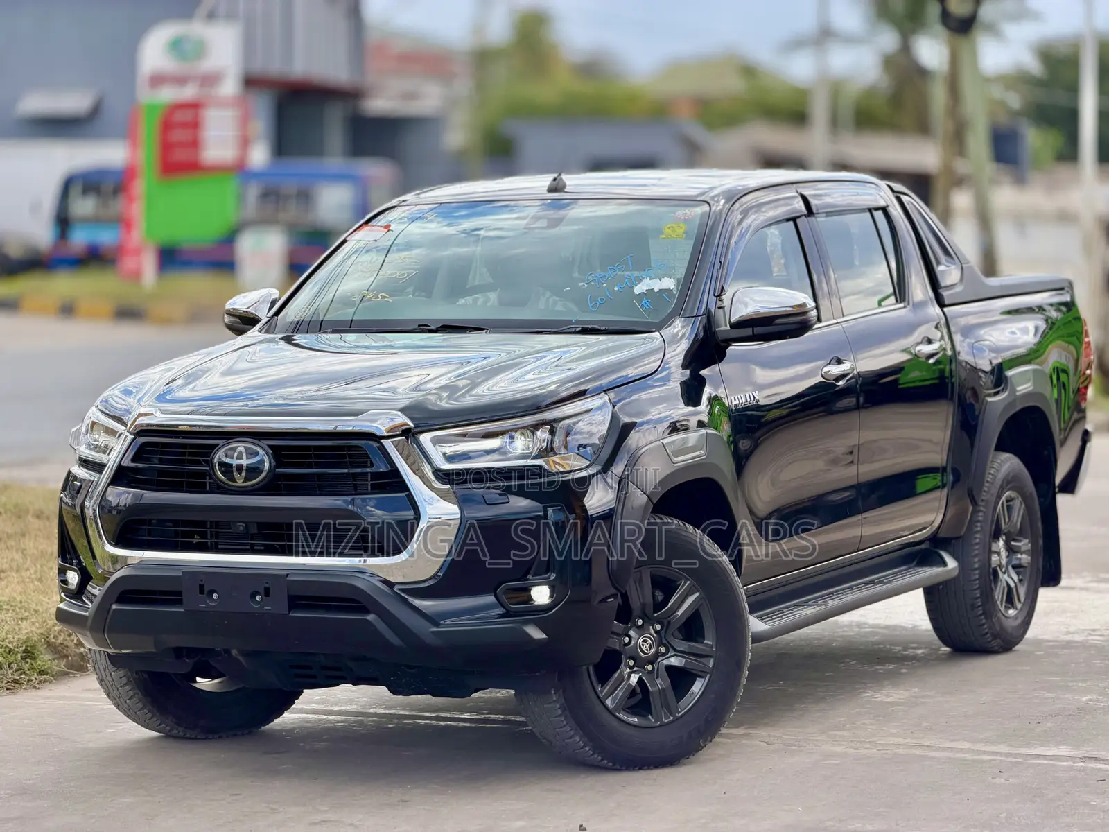 Toyota Hilux 2024 Black