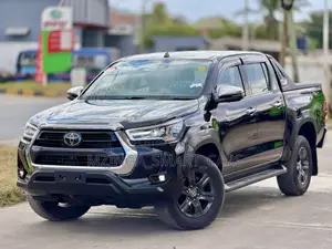 Toyota Hilux 2024 Black