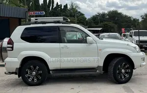Toyota Land Cruiser Prado 2006 White