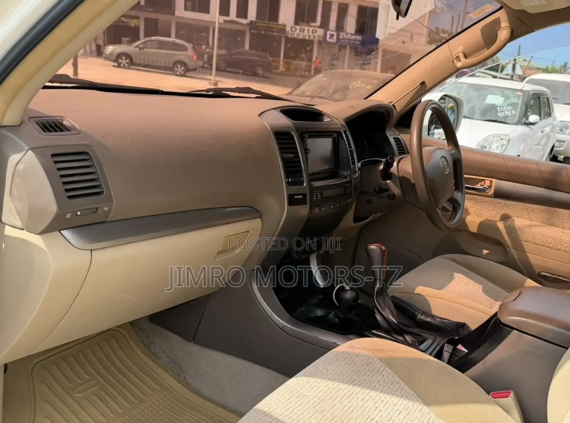 Toyota Land Cruiser Prado 2006 White