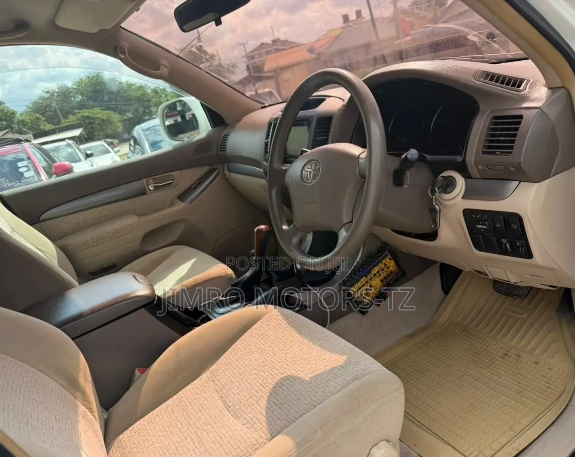 Toyota Land Cruiser Prado 2006 White