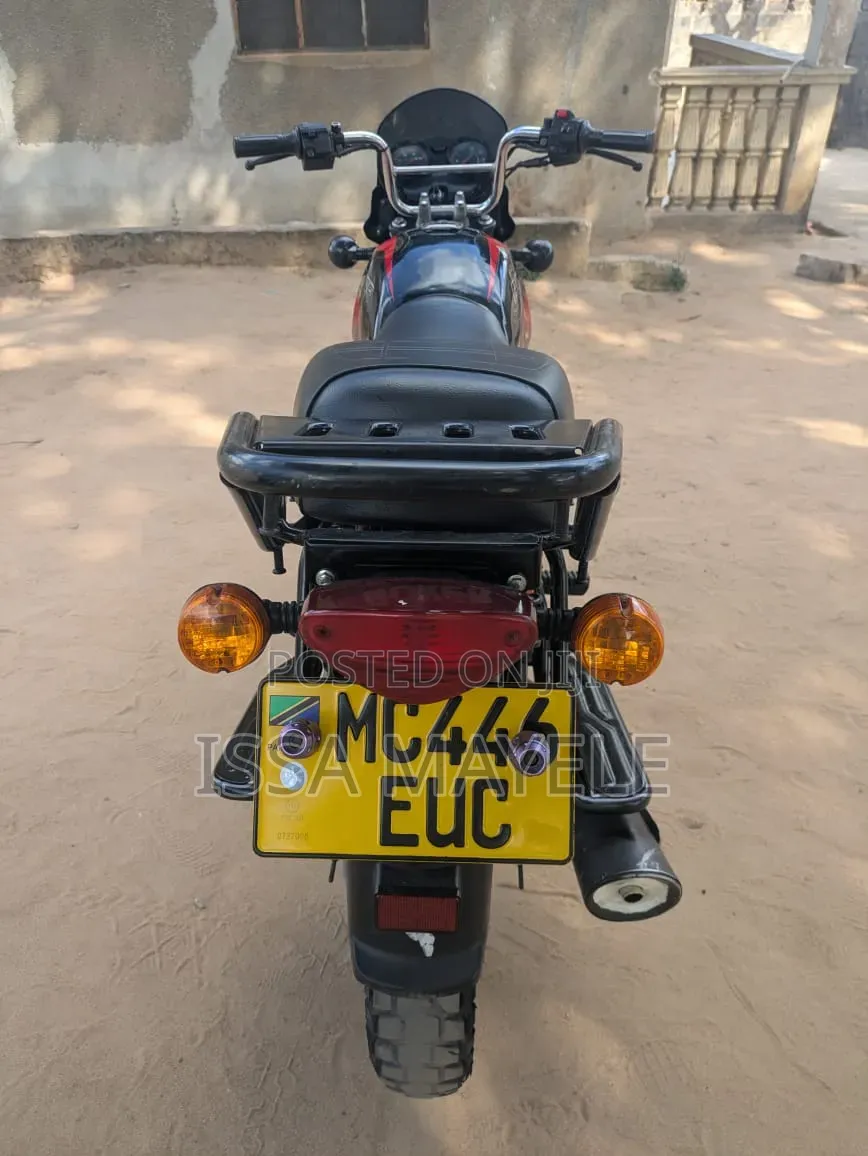 Bajaj Boxer X125 2025 Black