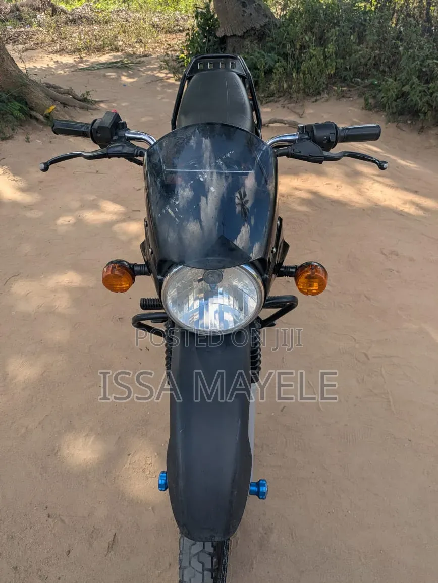 Bajaj Boxer X125 2025 Black