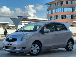Toyota Vitz 2005 Silver