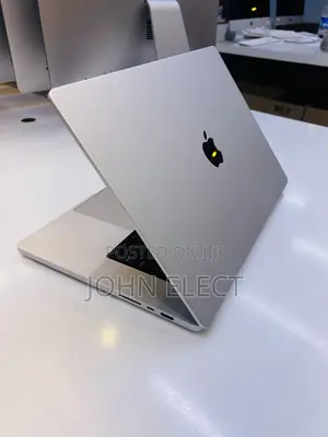 New Laptop Apple MacBook Pro 2023 M3 Pro 8GB Apple M3 Pro SSD 512GB