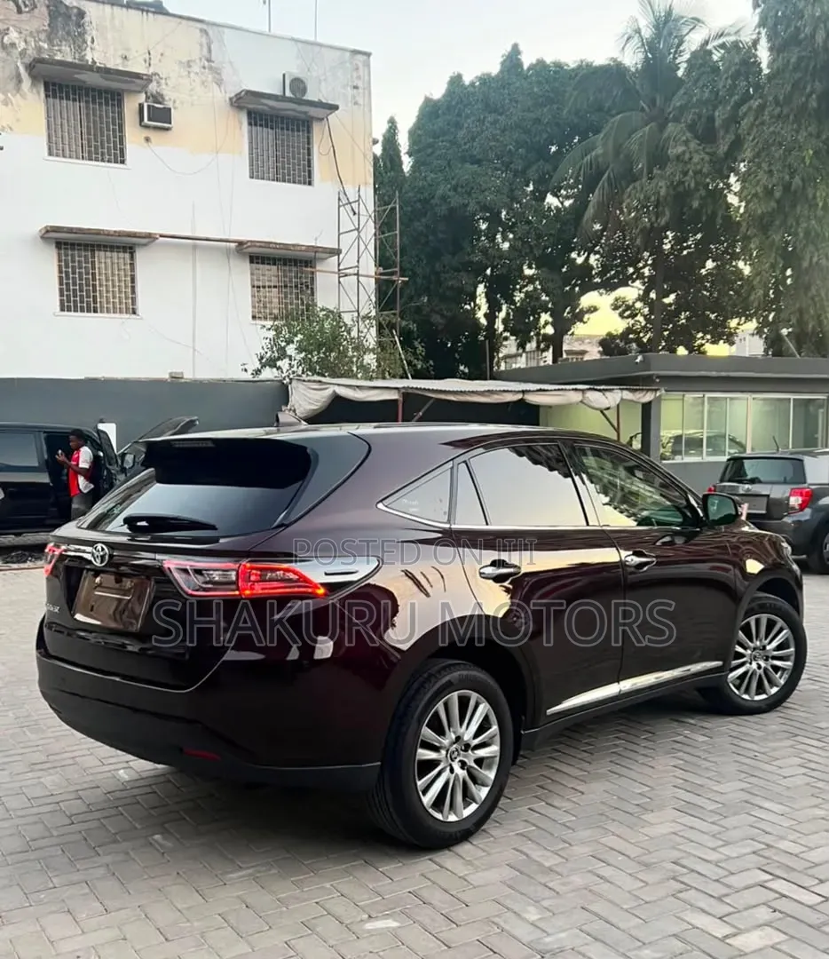 Toyota Harrier 2016