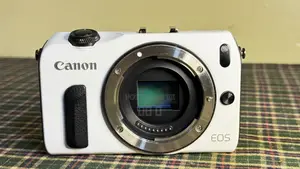 Canon EOS M Mirrorless Camera, Complete Kit