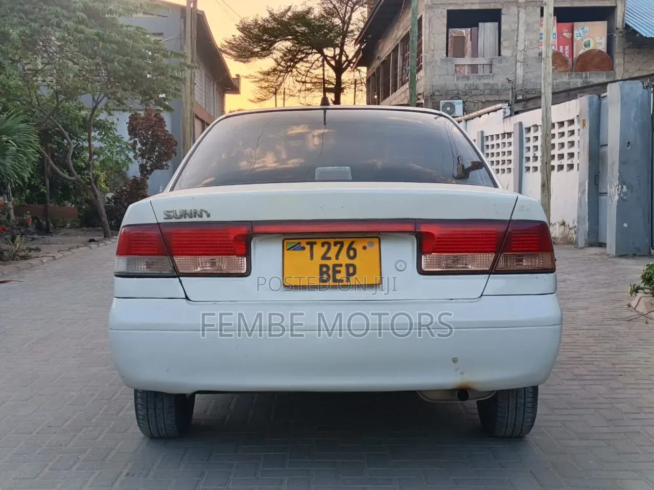 Nissan Sunny 2001 White