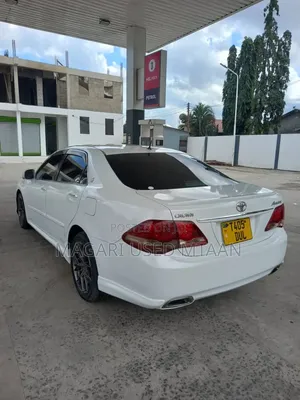Toyota Crown 2009 Pearl