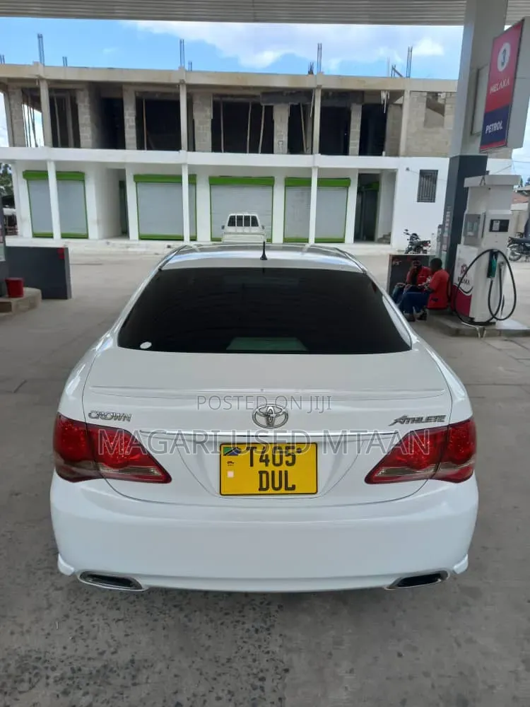 Toyota Crown 2009 Pearl