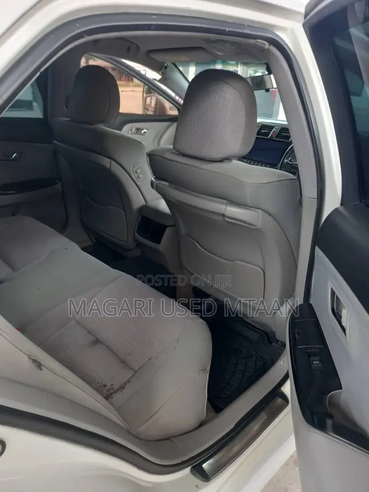 Toyota Crown 2009 Pearl
