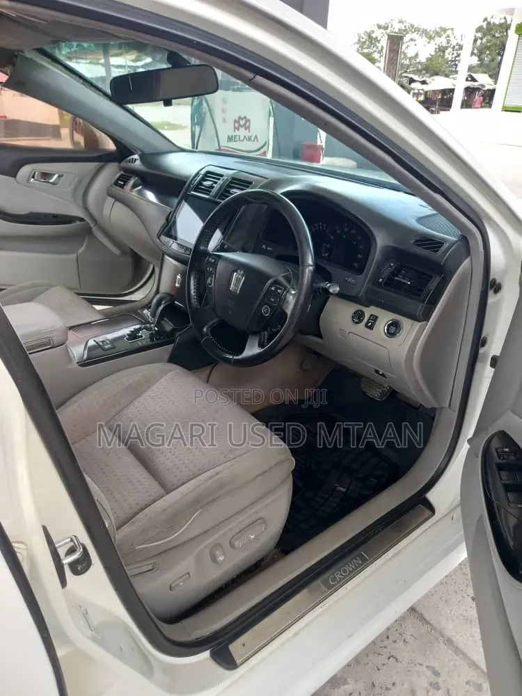 Toyota Crown 2009 Pearl