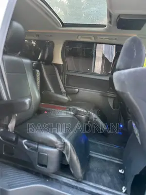 Toyota Vellfire X 2.4 FWD 8-Seater 2010 White