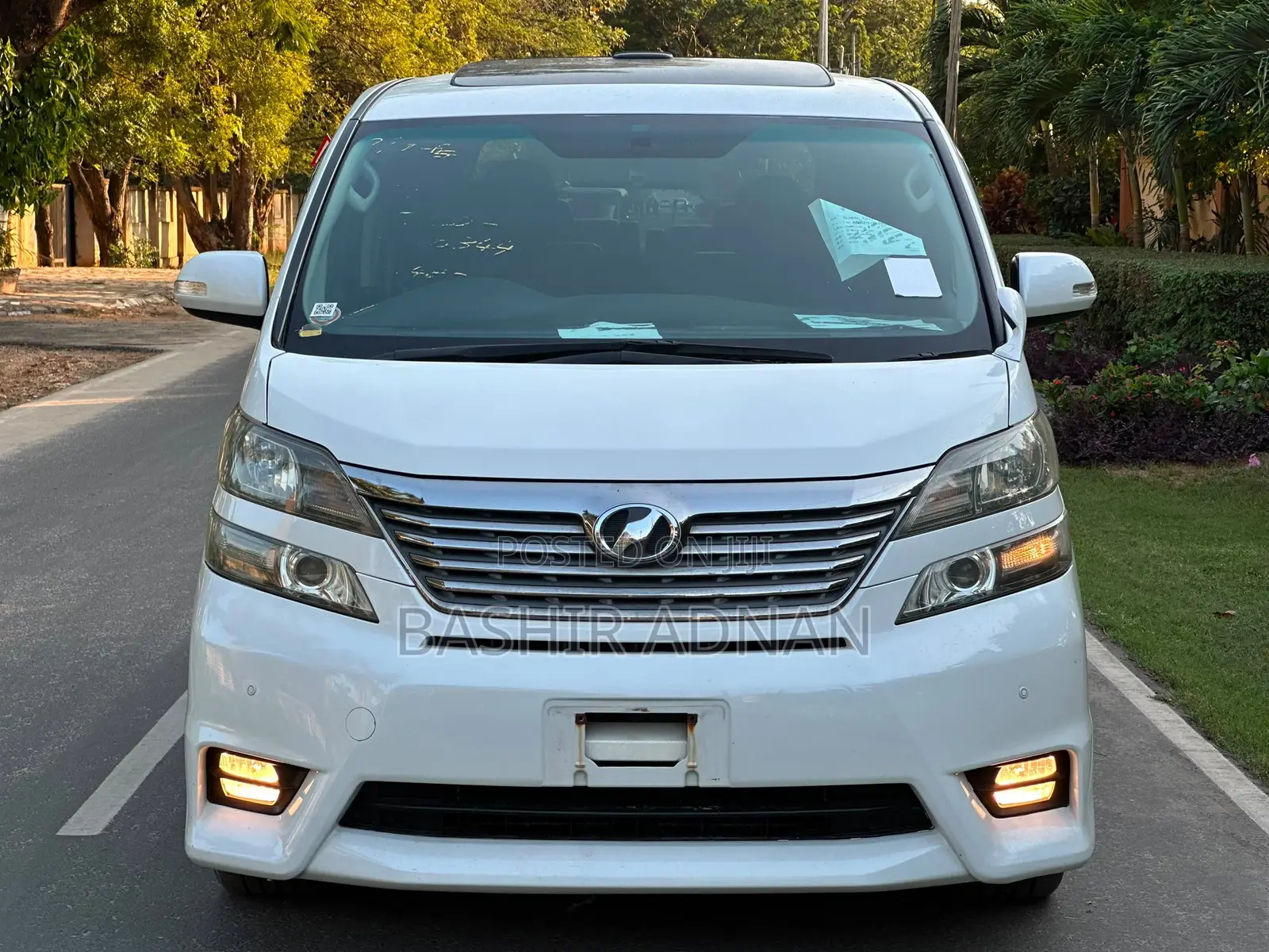 Toyota Vellfire X 2.4 FWD 8-Seater 2010 White