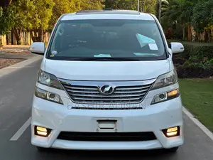 Toyota Vellfire X 2.4 FWD 8-Seater 2010 White
