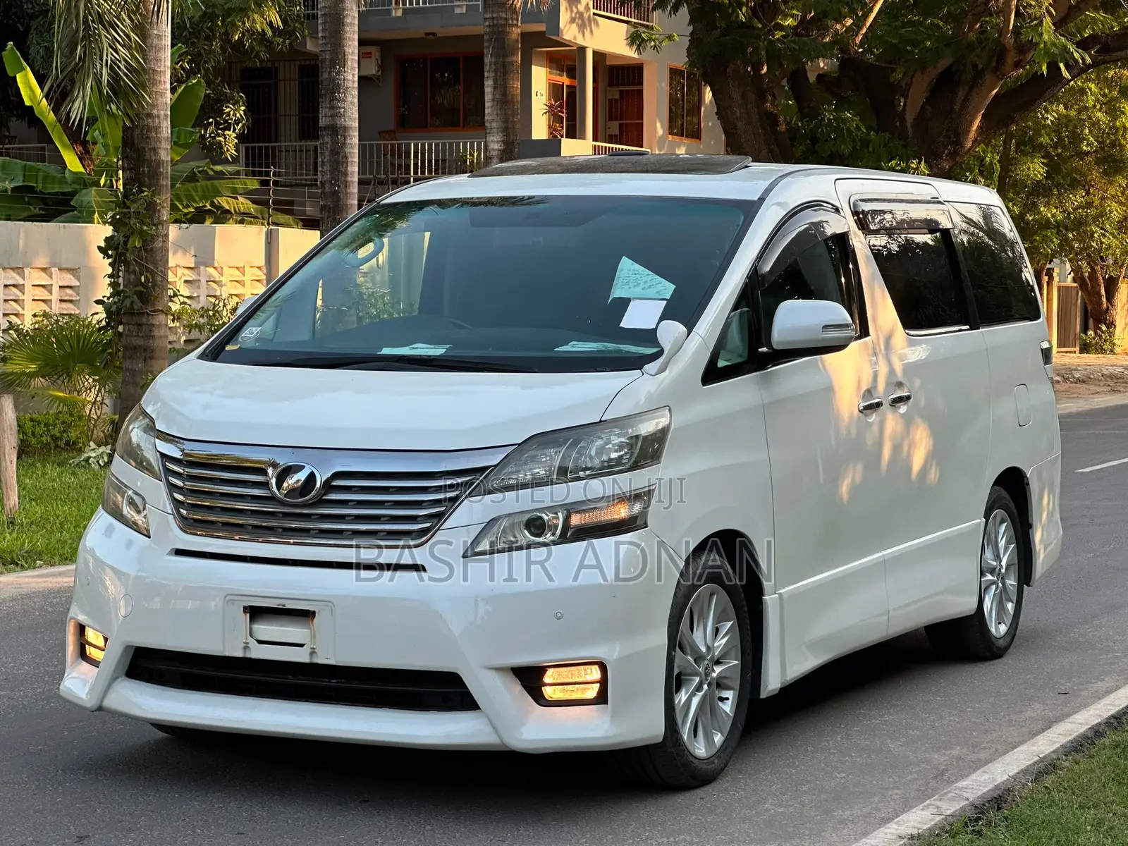 Toyota Vellfire X 2.4 FWD 8-Seater 2010 White