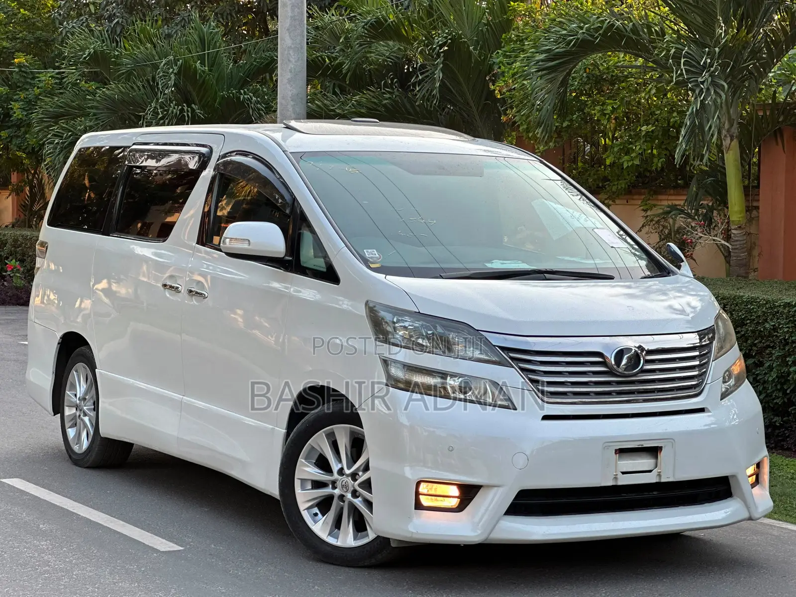 Toyota Vellfire X 2.4 FWD 8-Seater 2010 White