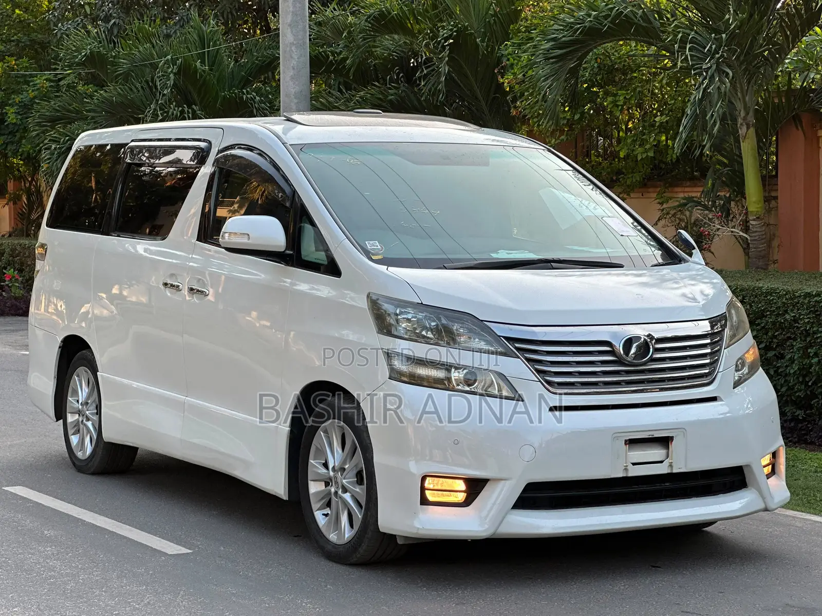Toyota Vellfire X 2.4 FWD 8-Seater 2010 White