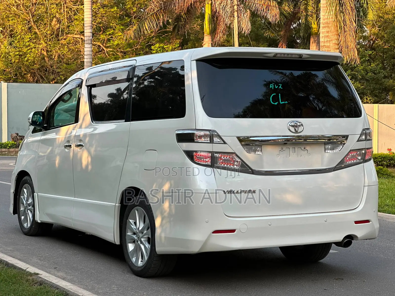 Toyota Vellfire X 2.4 FWD 8-Seater 2010 White