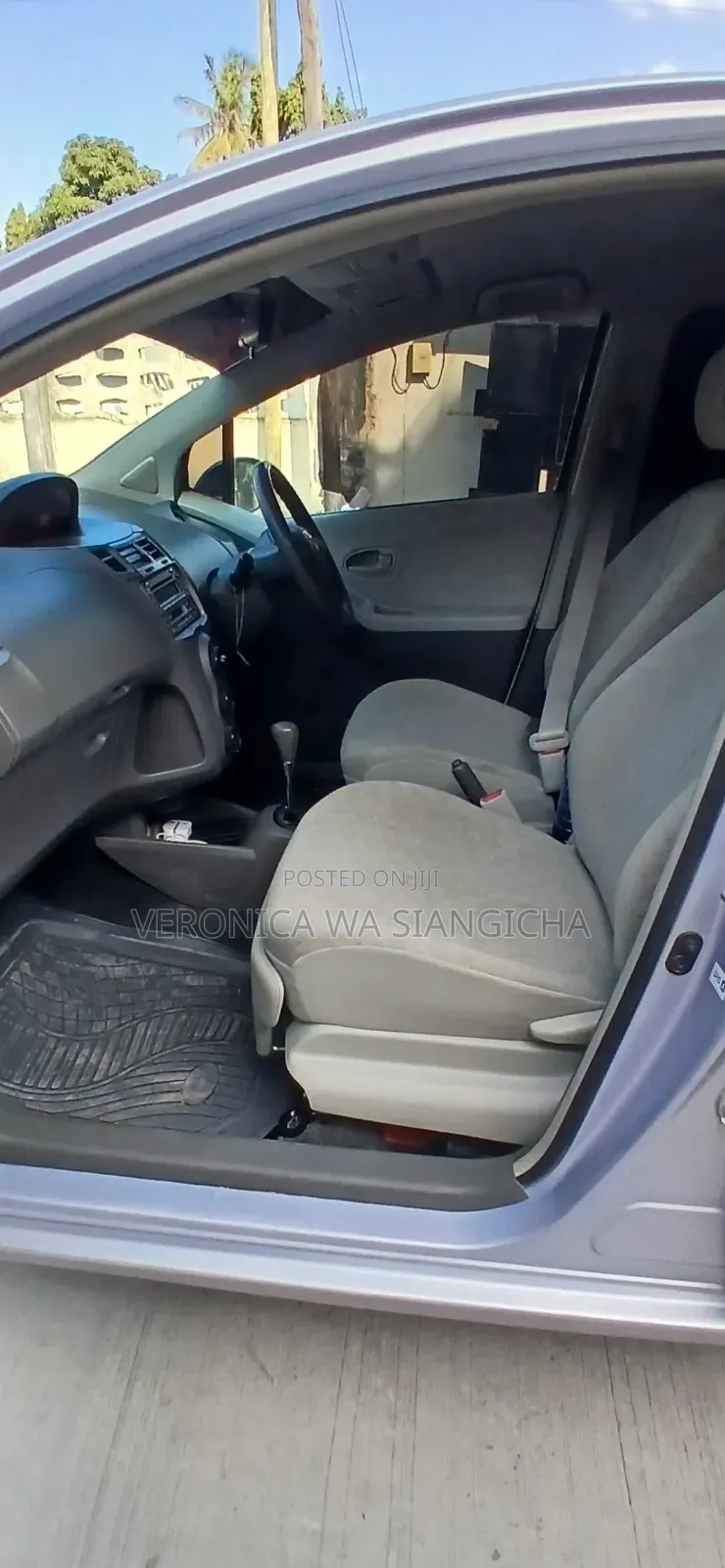 Toyota Vitz 2007 Silver