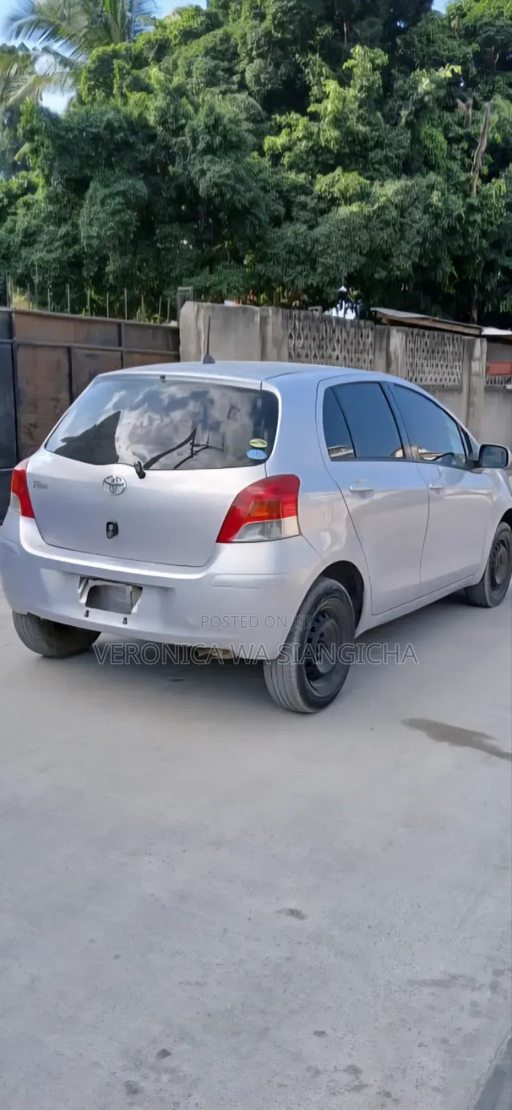 Toyota Vitz 2007 Silver