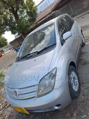 Toyota IST 2007 Silver